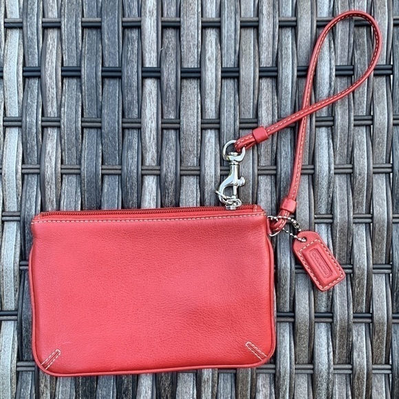 𝅺COACH Red Leather Wristlet - Picture 8 of 14